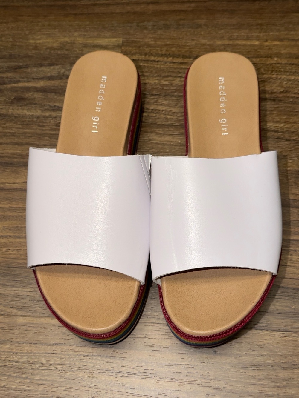 Madden Girl White Slide Sandals with Rainbow-Edged Sole/Size 9/NWOB